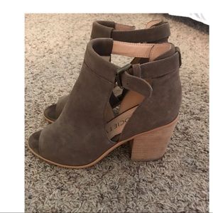 Sole society cut out heels 8.5! Taupe suede